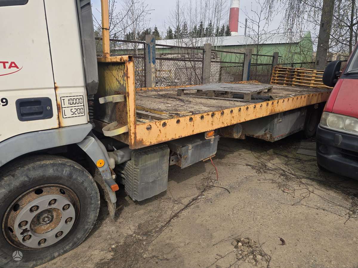 Iveco 100E21, platformas