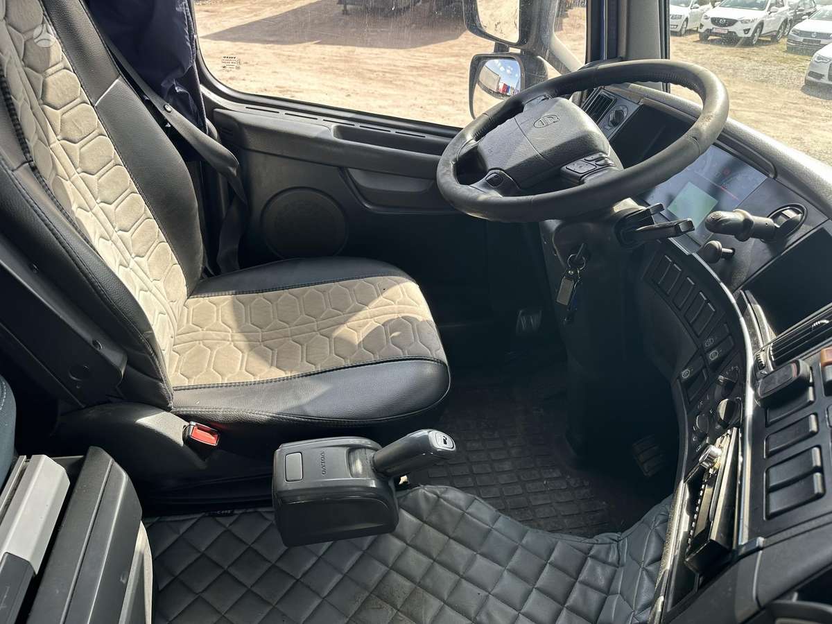 Volvo FH 460, double sleeper