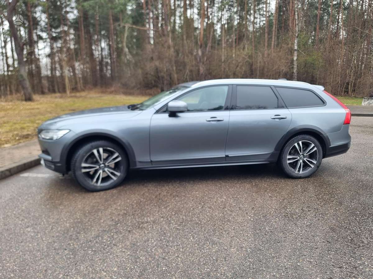 Volvo V90 Cross Country - 5