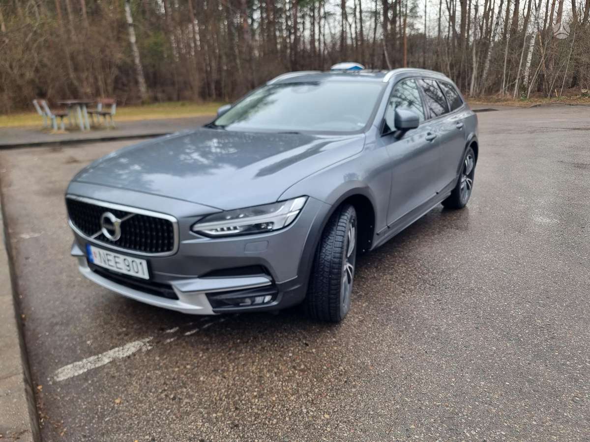 Volvo V90 Cross Country - 6