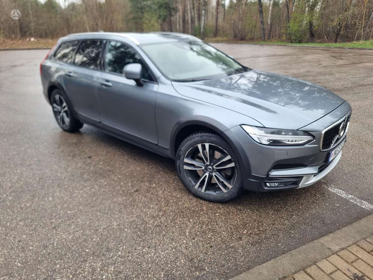 Volvo V90 Cross Country - 8