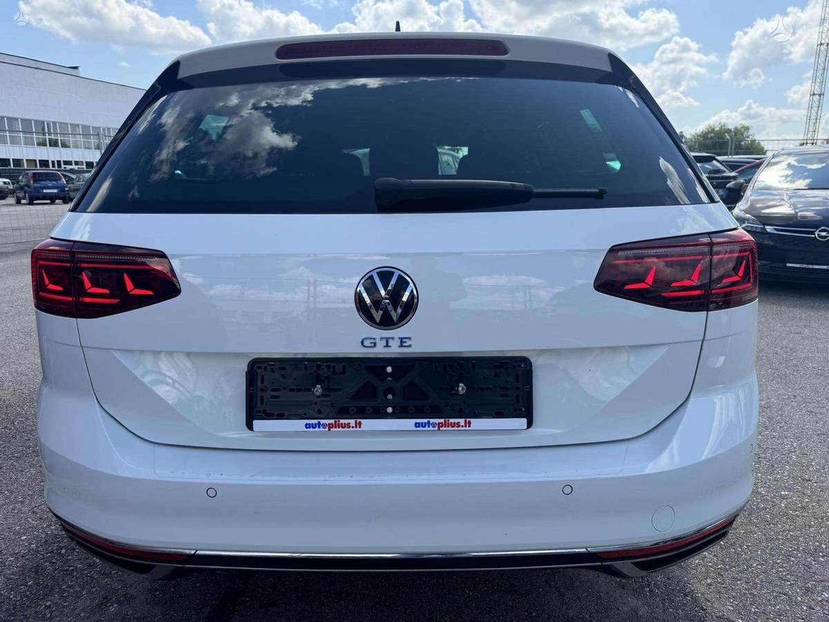 Volkswagen Passat - 6