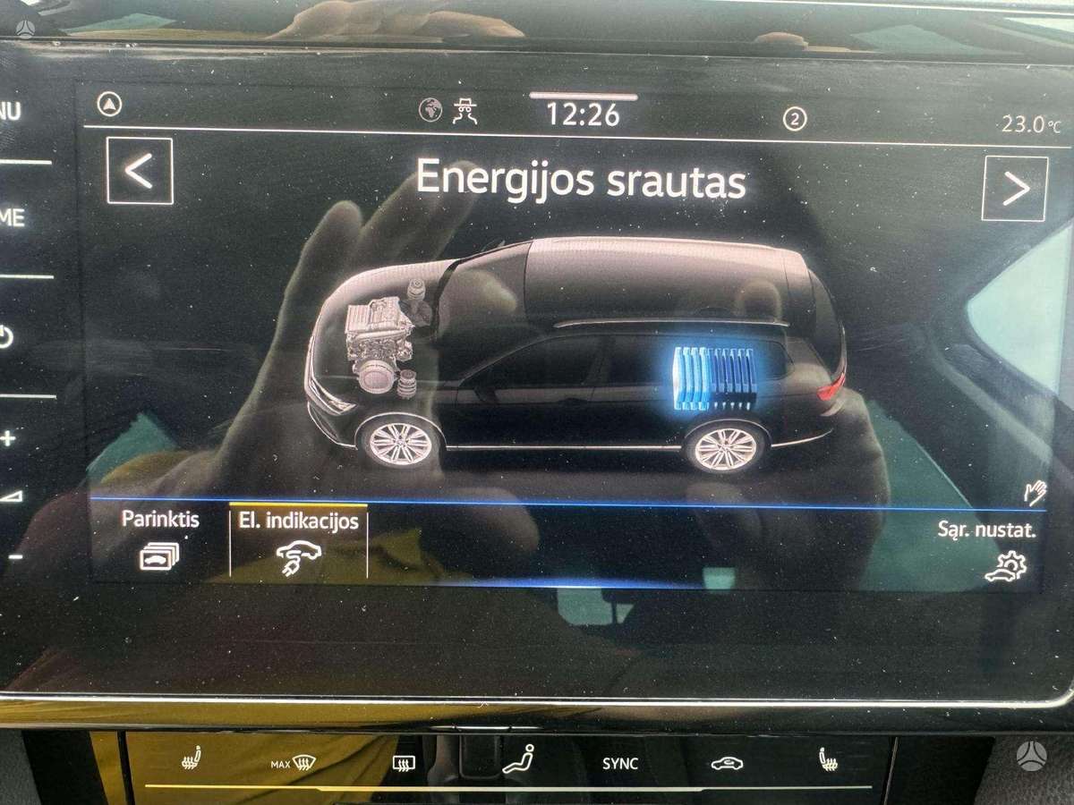 Volkswagen Passat - 11