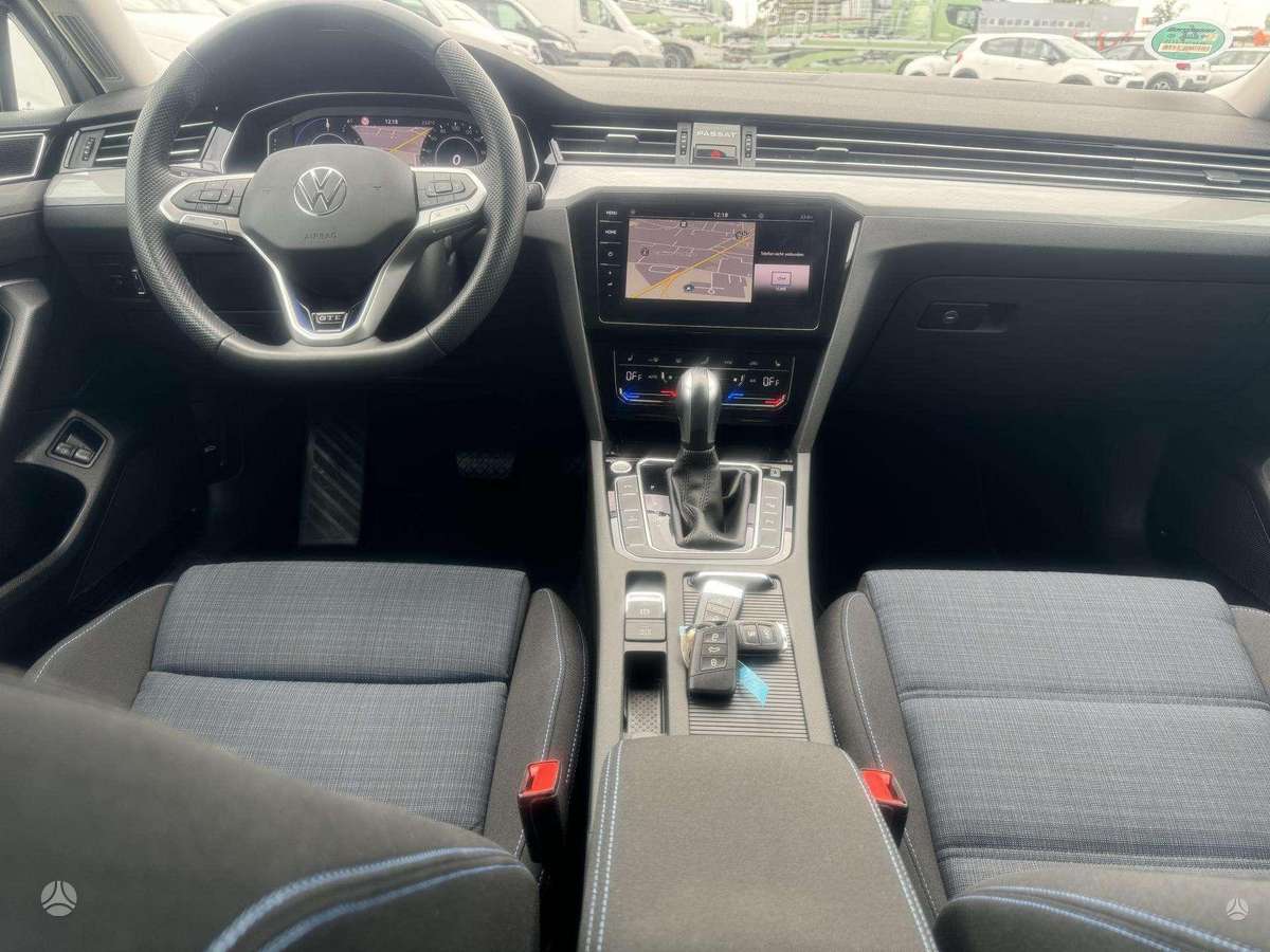 Volkswagen Passat - 12
