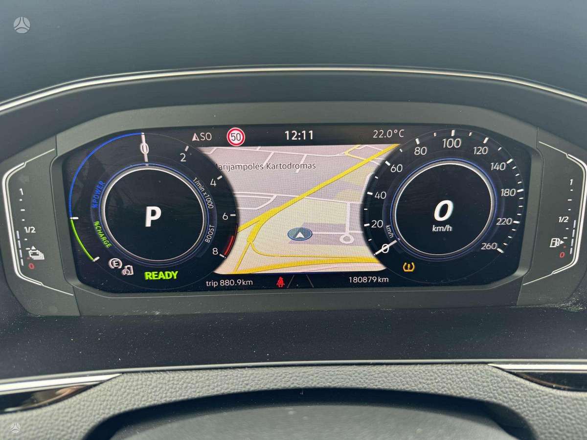 Volkswagen Passat - 9