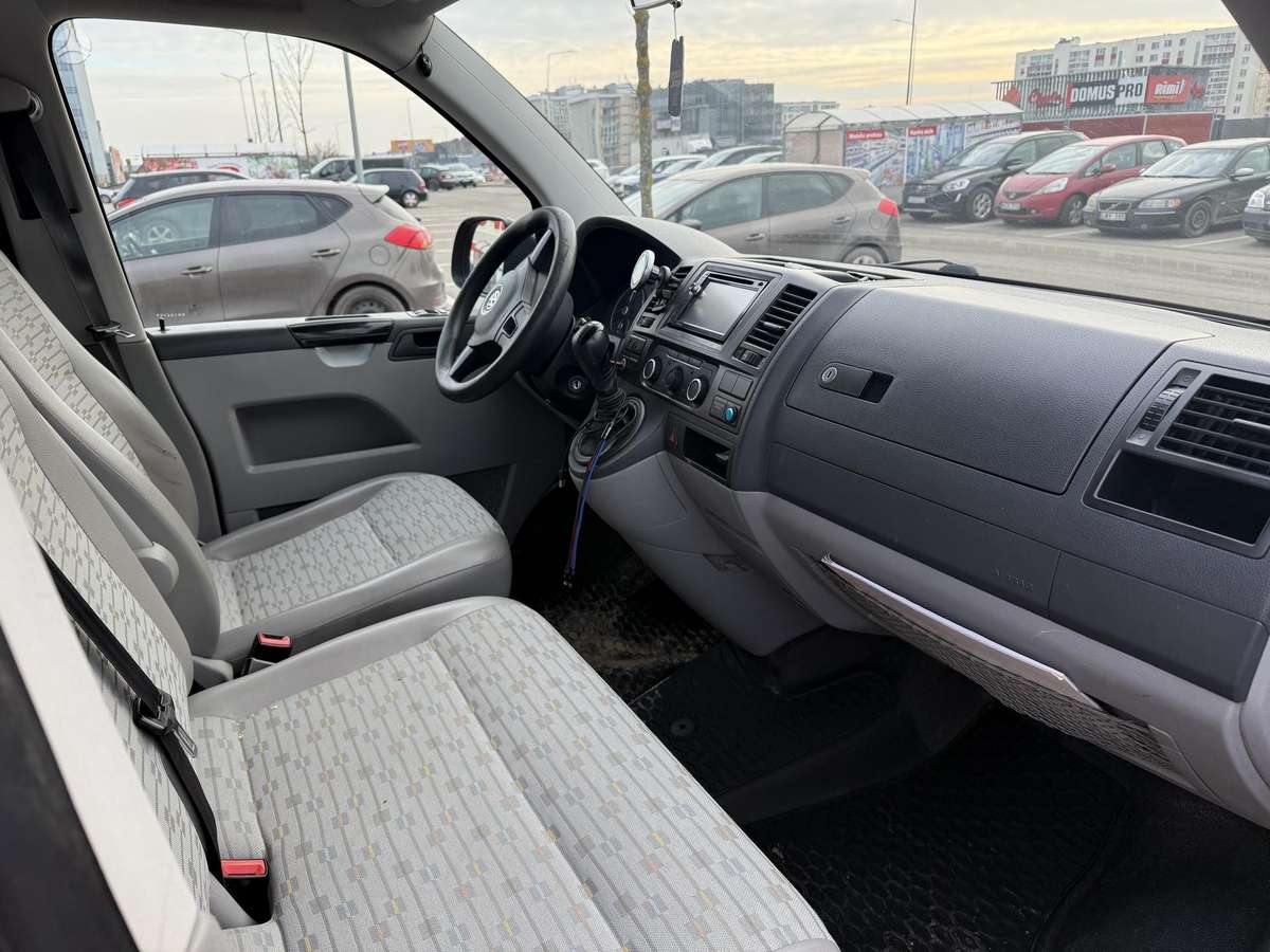 Volkswagen Transporter - 4