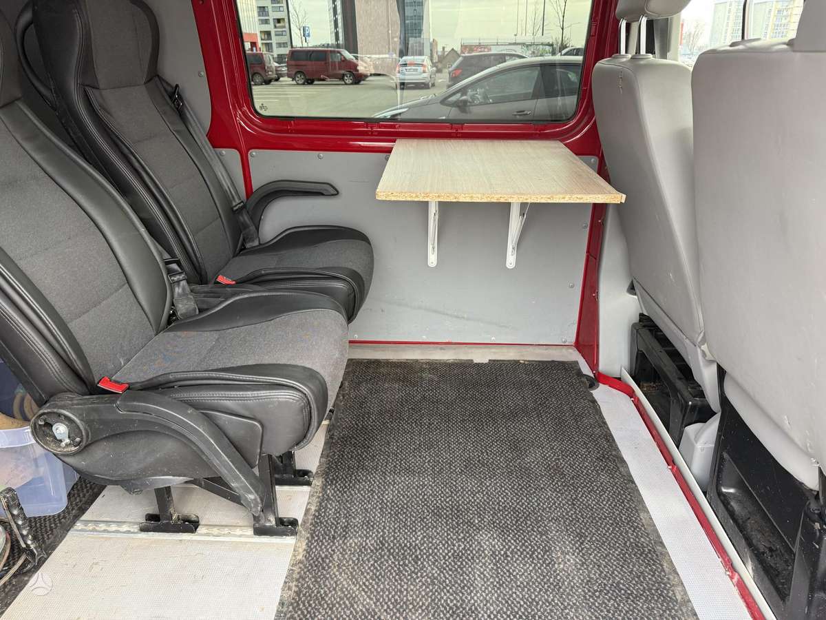 Volkswagen Transporter - 9