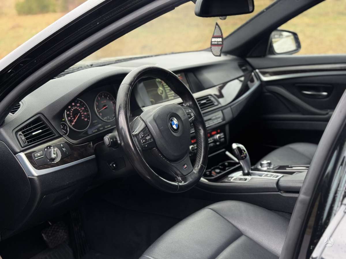 BMW 528, 2.0 l., Седан