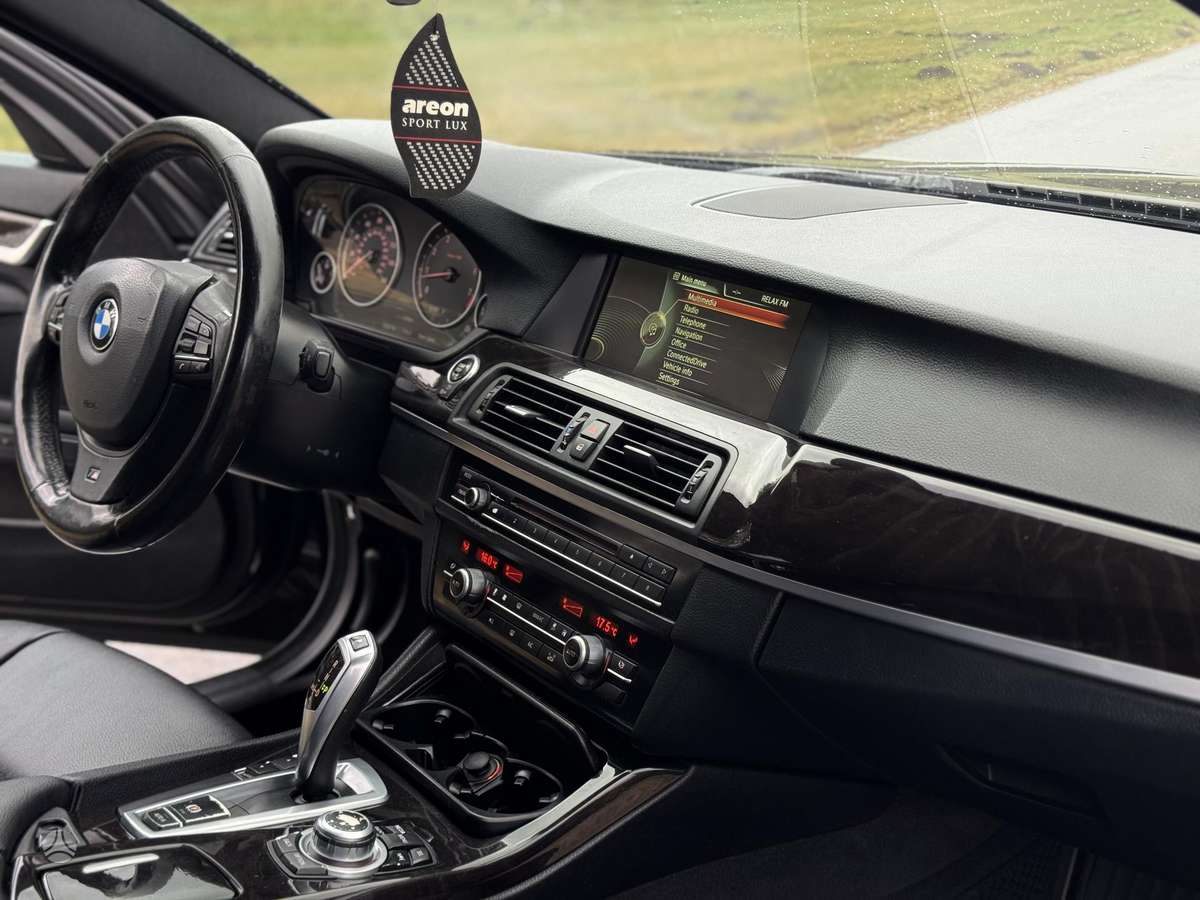 BMW 528, 2.0 l., Седан