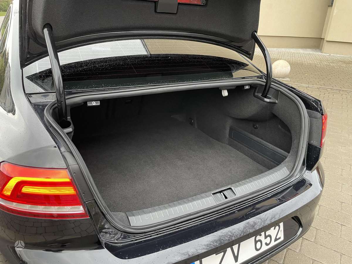 Volkswagen Passat - 10