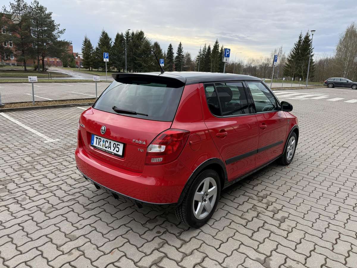Škoda Fabia - 10