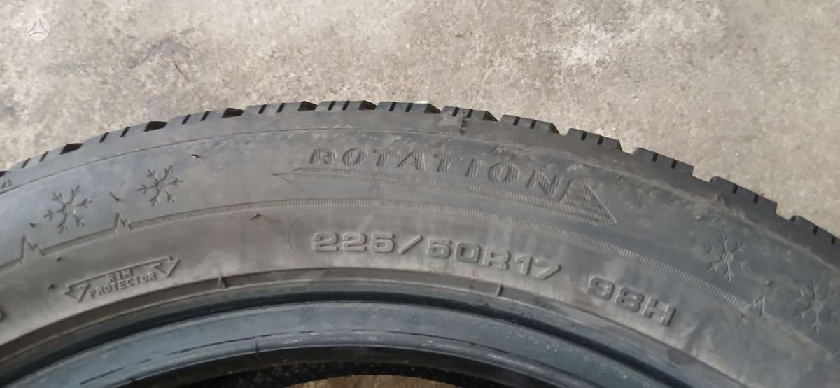 Dunlop, žieminės 225/50 R17
