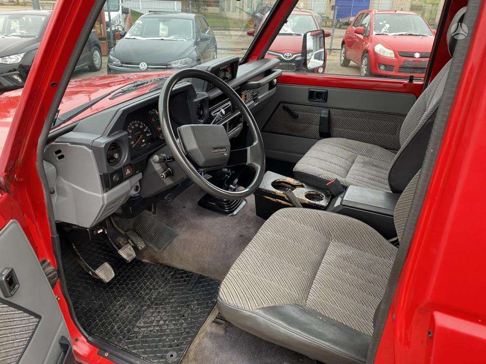 Toyota Land Cruiser - 6