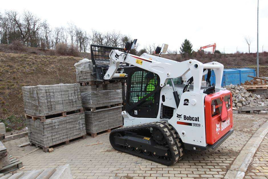 Bobcat T590, mini loaders