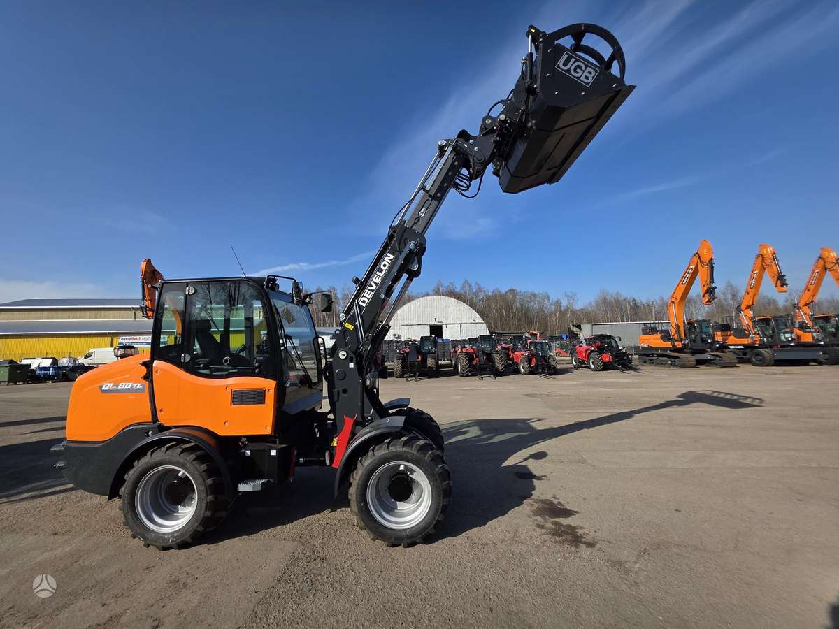 -Kita- Develon DL80TL-7, self-propelled loaders