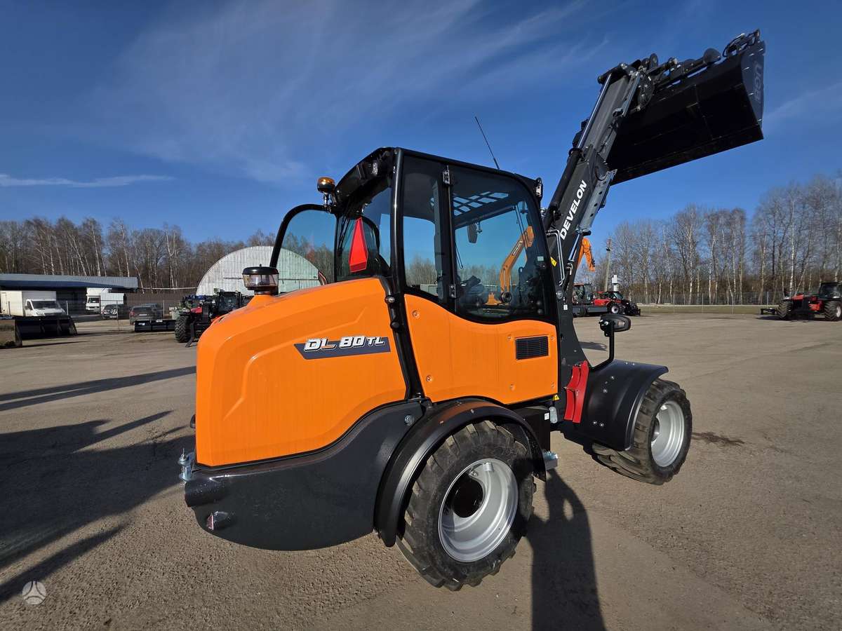 -Kita- Develon DL80TL-7, self-propelled loaders