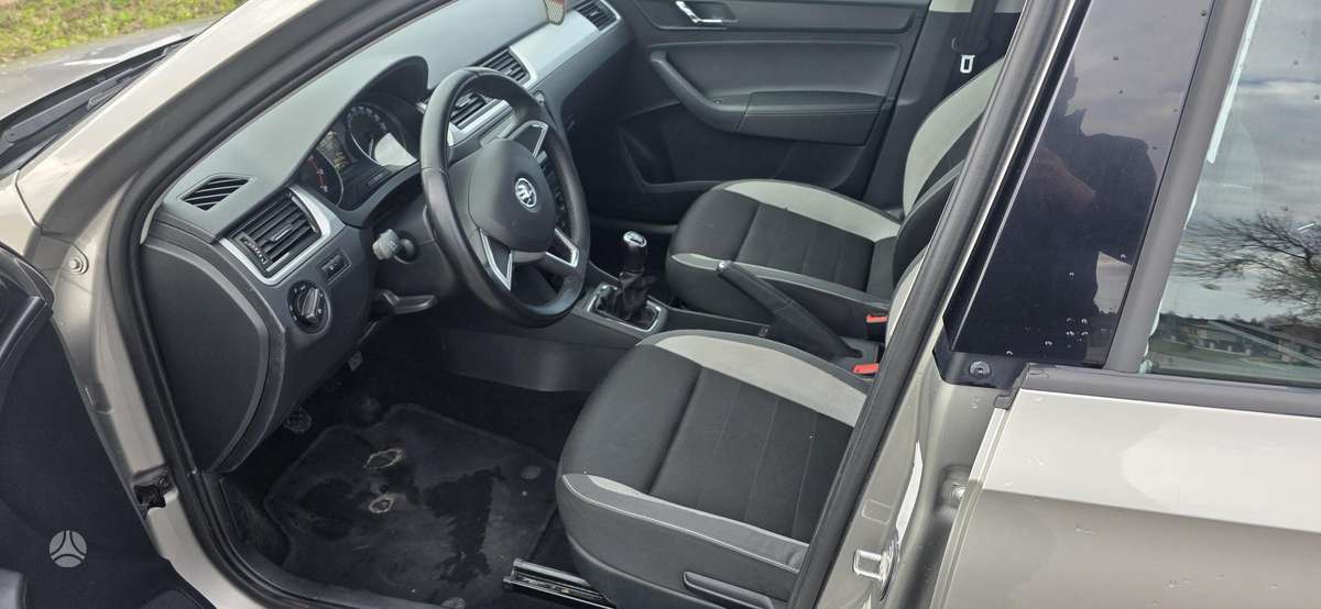 Skoda Rapid, 1.2 l., Хэтчбек