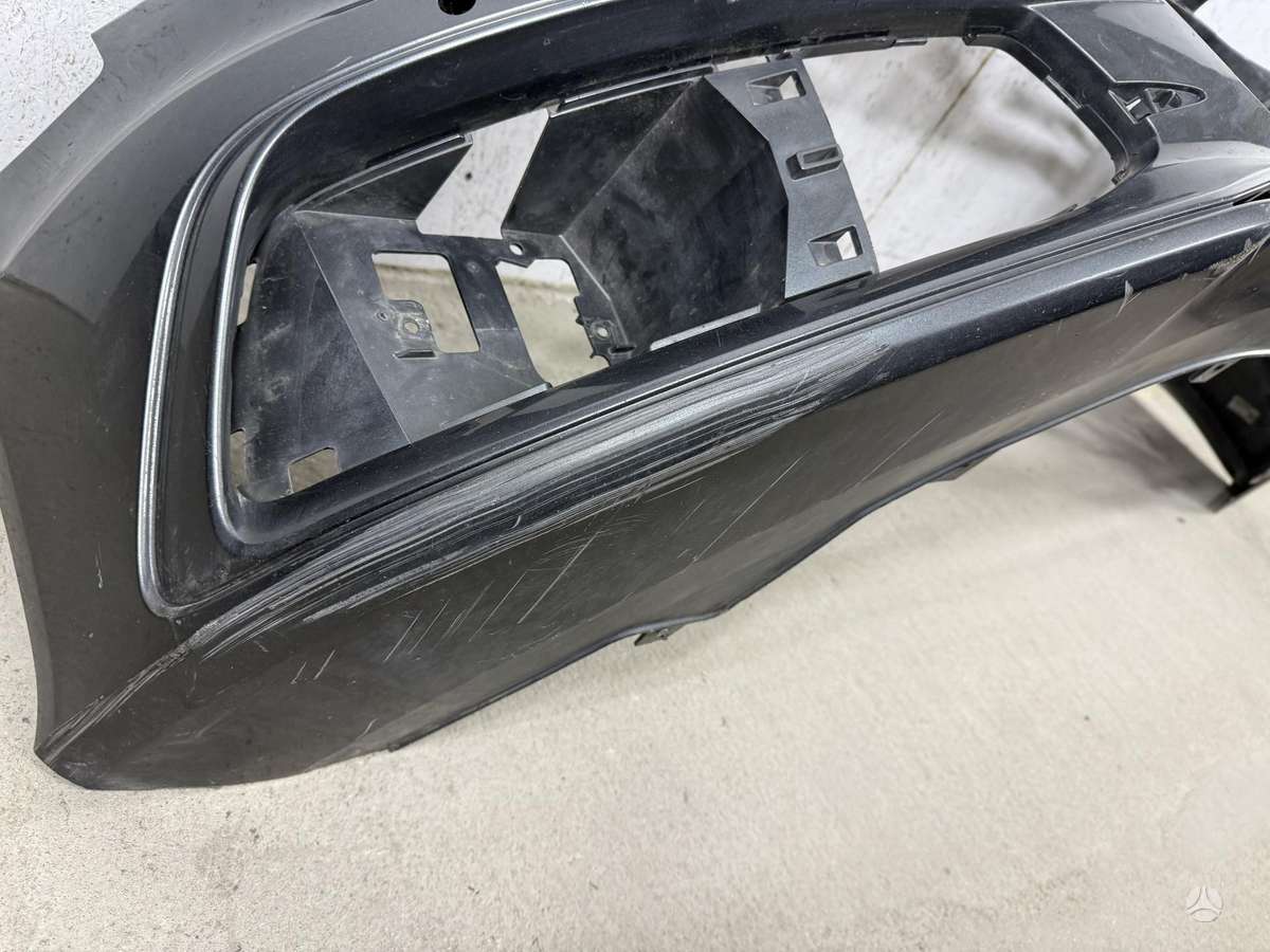 Audi A6 S line ausele itrukus prie sparno