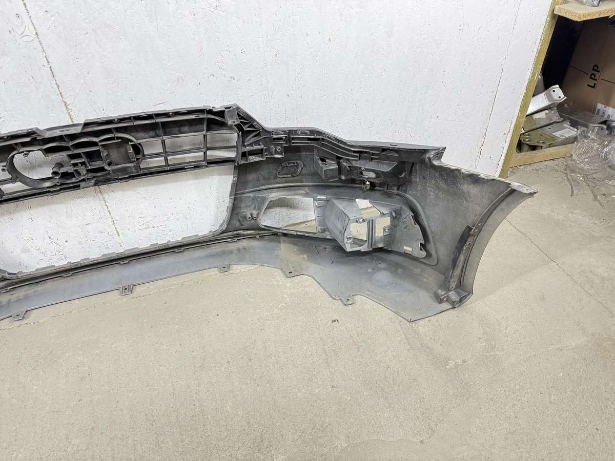 Audi A6 S line ausele itrukus prie sparno