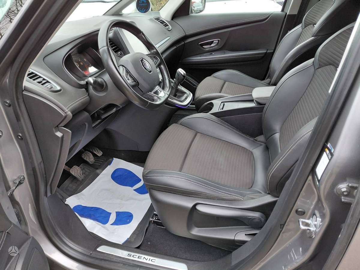 Renault Grand Scenic - 10