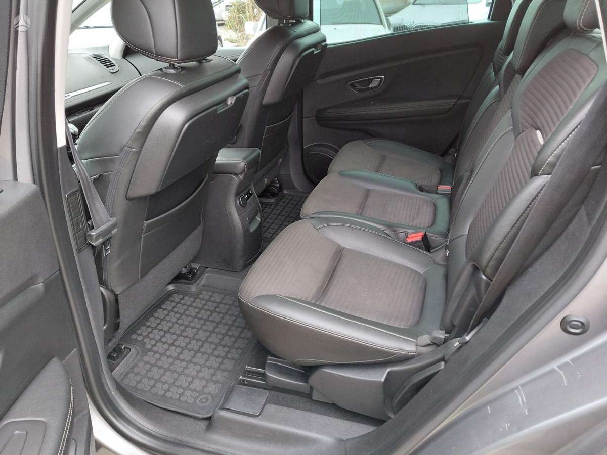 Renault Grand Scenic - 11