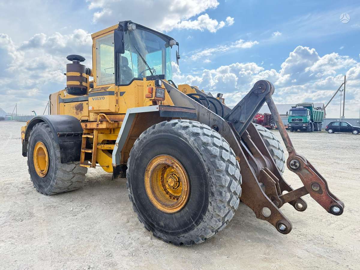 Volvo L180C, frontal loader