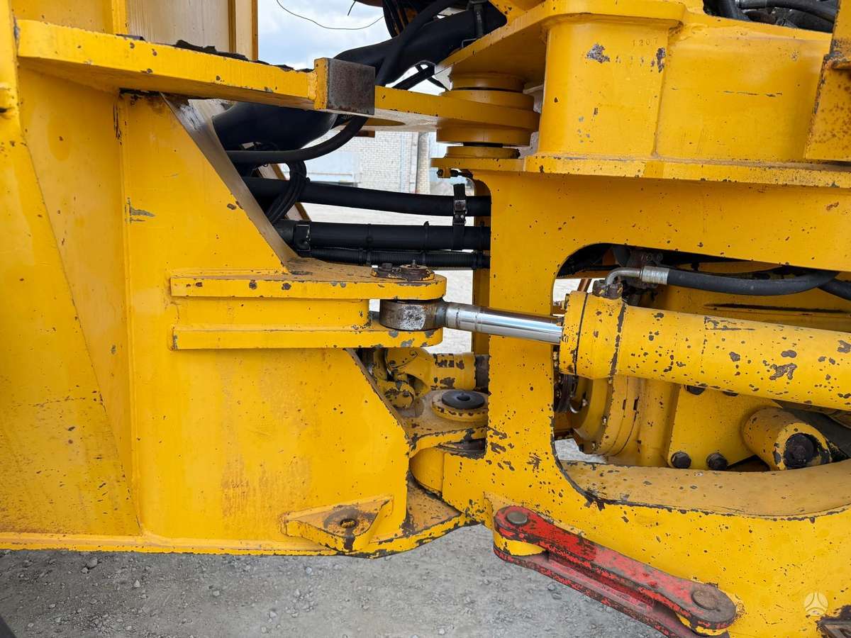Volvo L180C, frontal loader