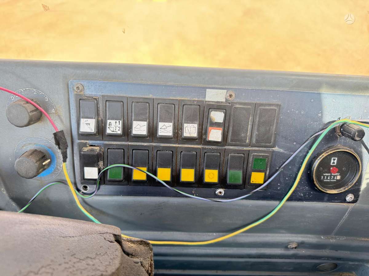 Volvo L180C, frontal loader
