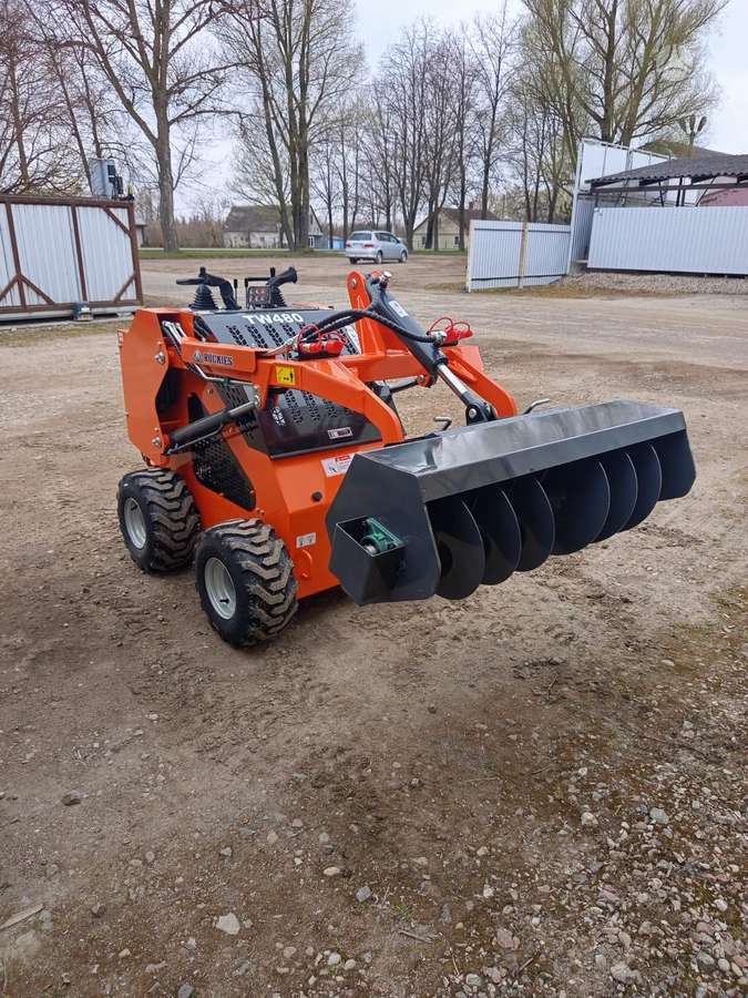 -Kita- Naujas dyzelinis minikrautuvas, mini loaders