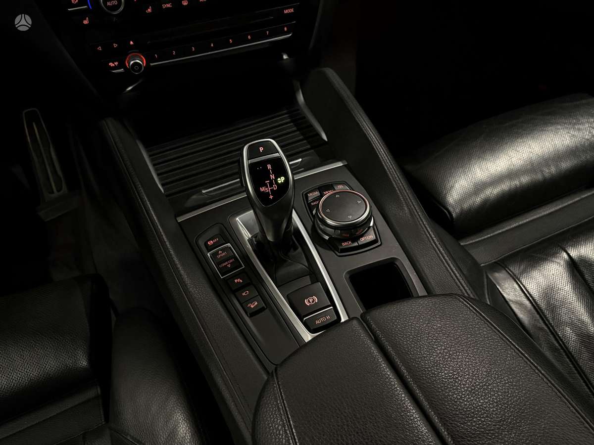 BMW X6, 3.0 l., off-road / crossover