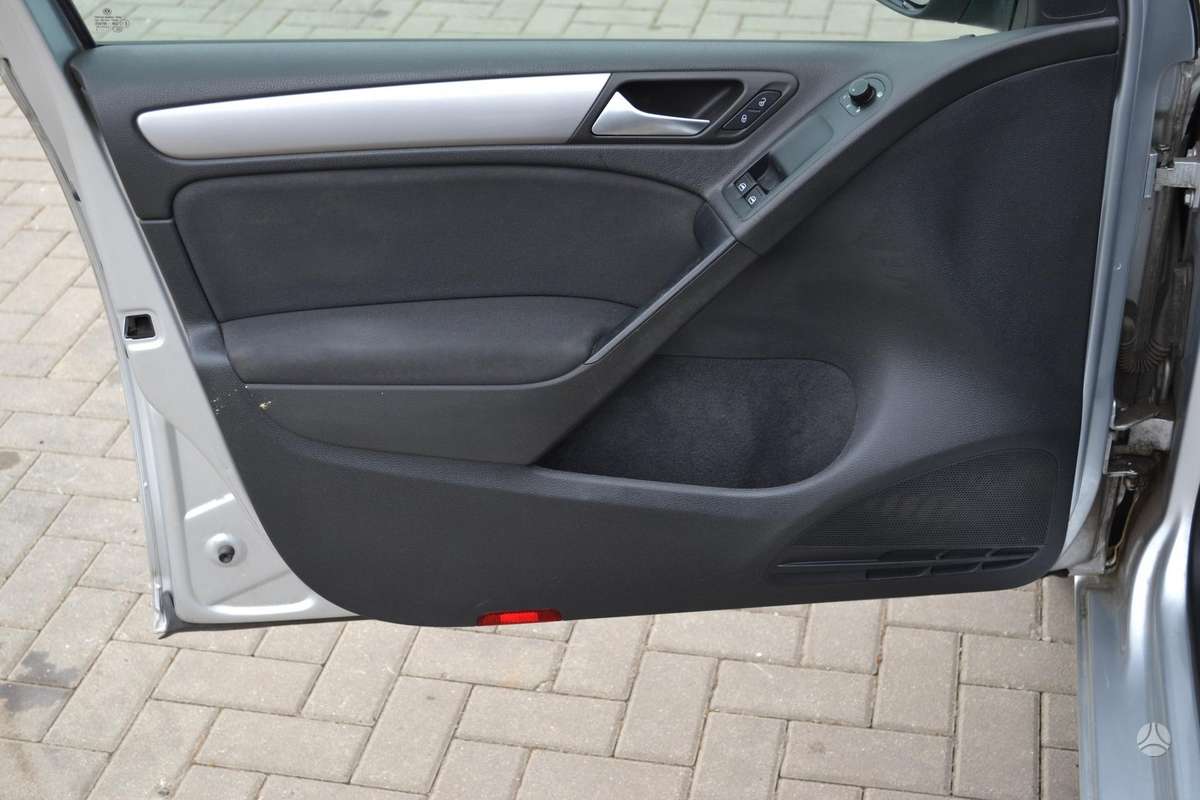 Volkswagen Golf - 12
