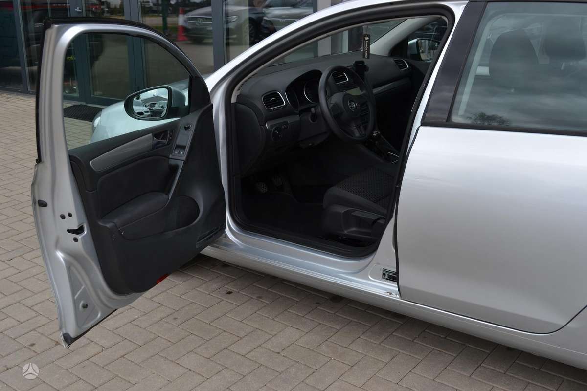 Volkswagen Golf - 11