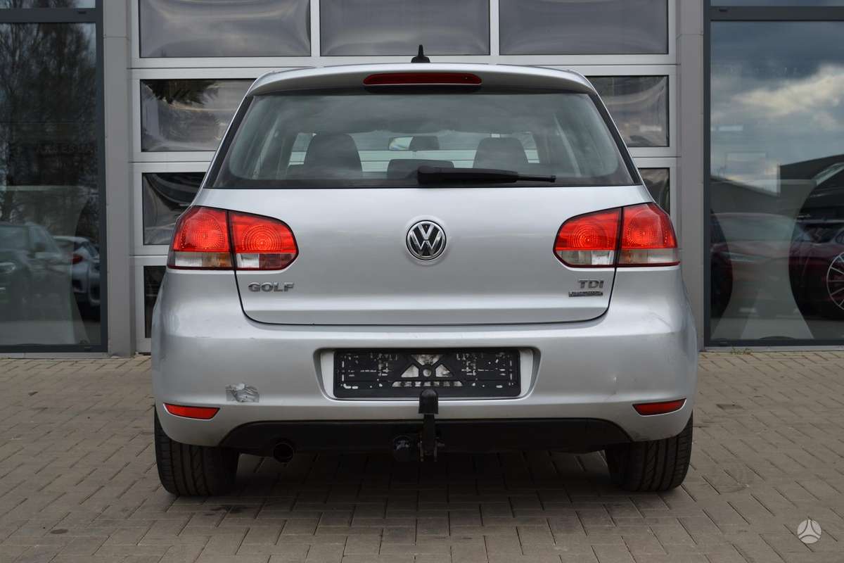 Volkswagen Golf - 8