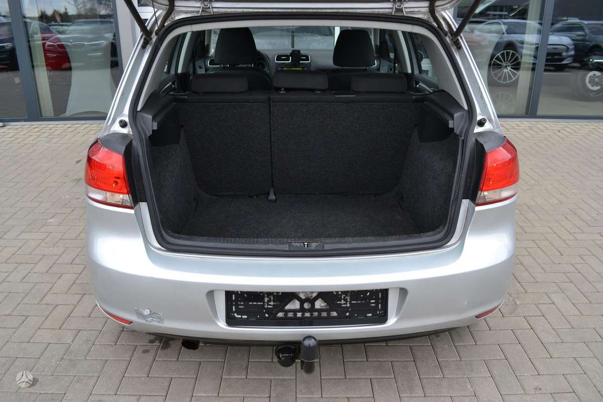 Volkswagen Golf - 10