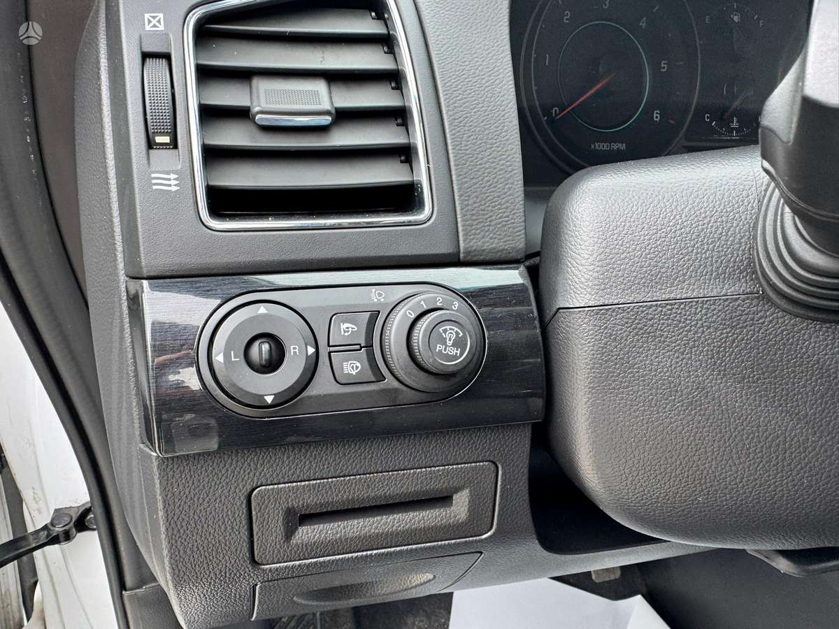 Chevrolet Captiva, 2.2 l., Внедорожник / Кроссовер