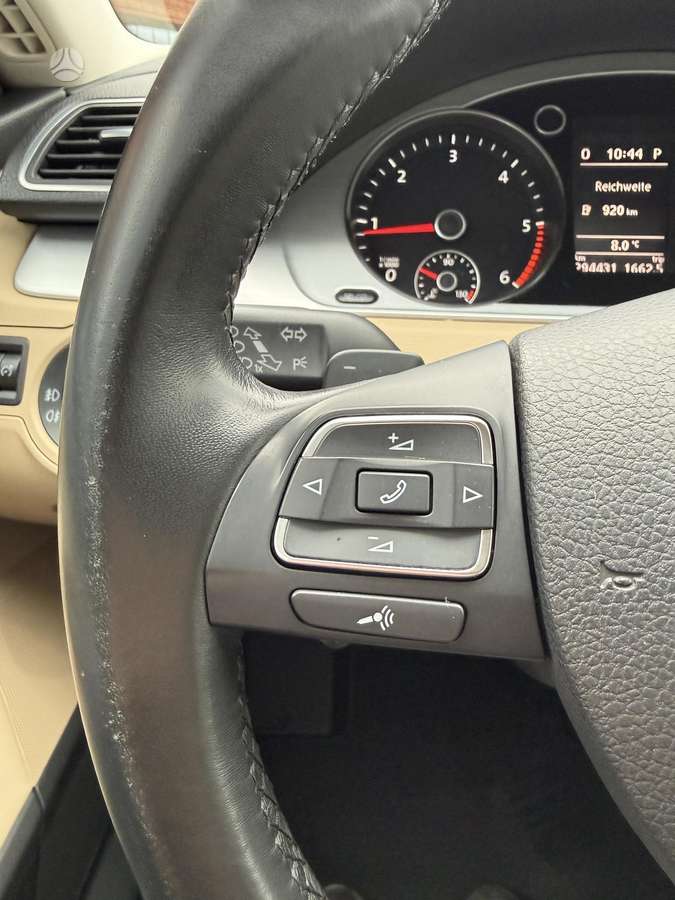Volkswagen Passat CC - 11