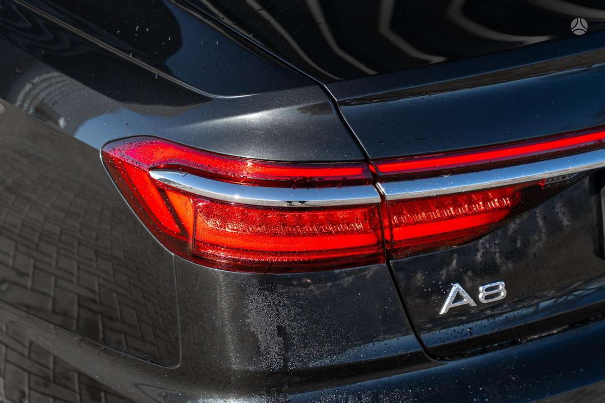 Audi A8, 3.0 l., Седан