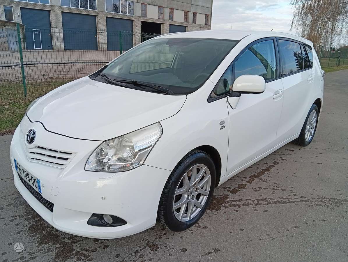 Toyota Verso, 2.2 l., Минивэн