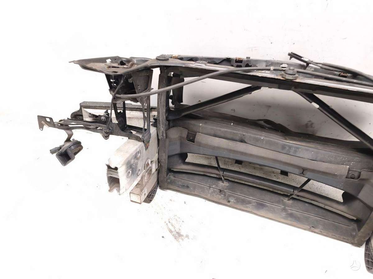 BMW 116 hood (front, rear)