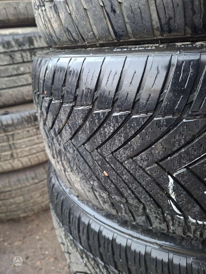 Tracmax, all-season 215/45 R17