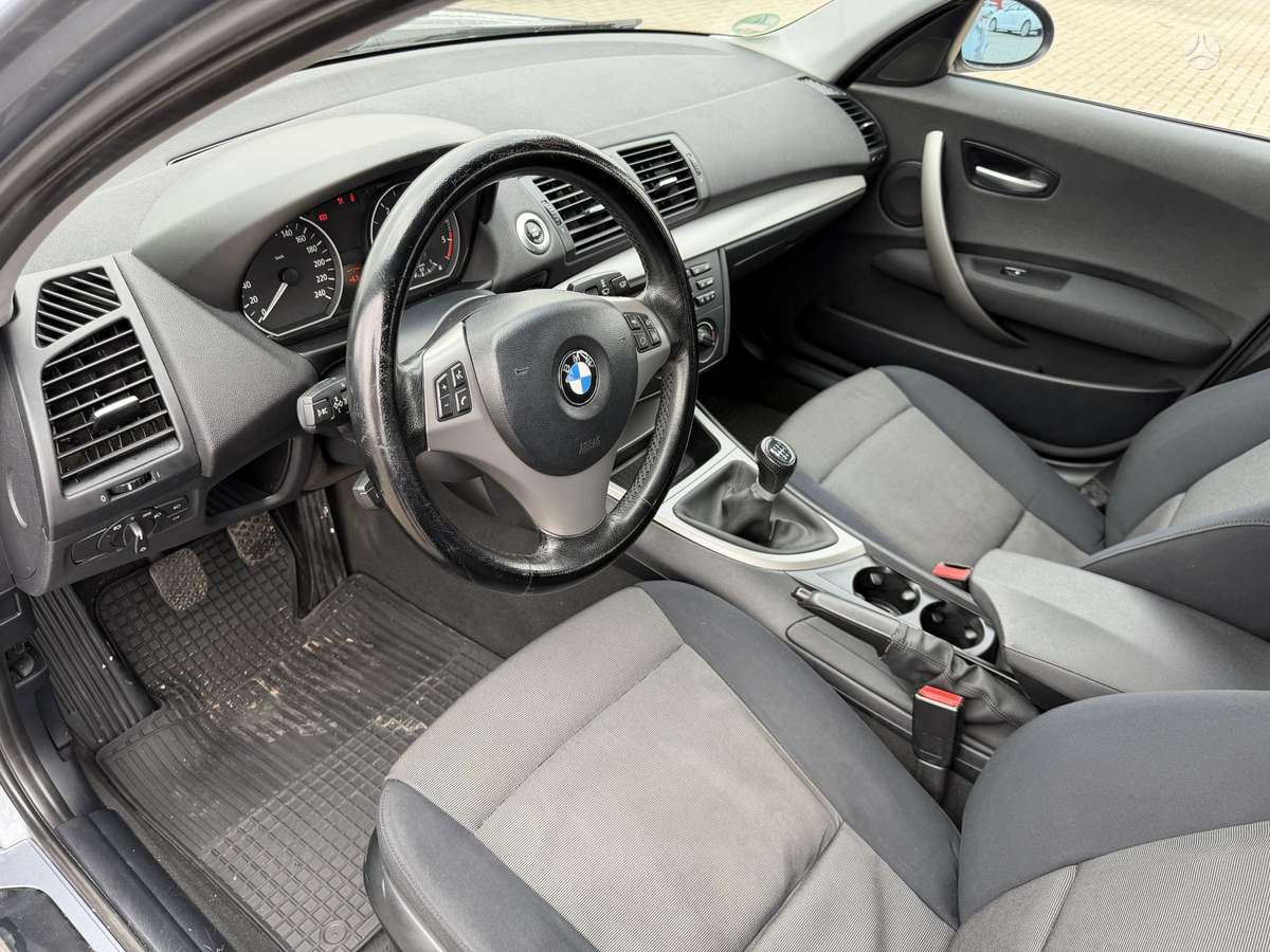 BMW 116, 2.0 l., hatchback