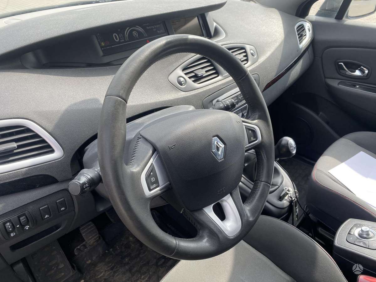 Renault Grand Scenic - 9
