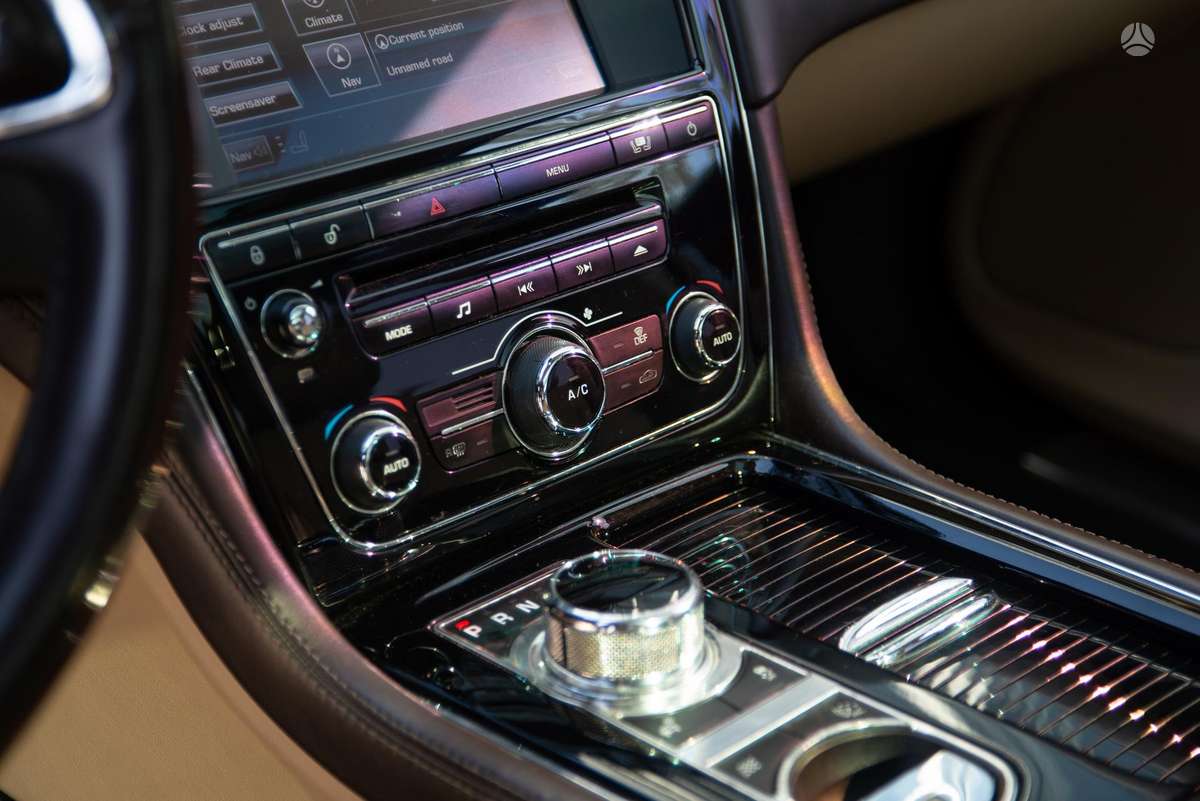 Jaguar XJ, 5.0 l., Седан