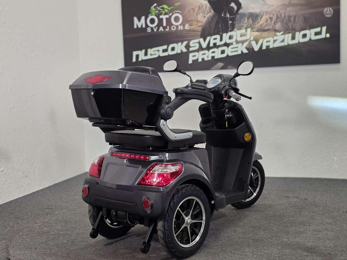 -Kita- -kita-, trikes