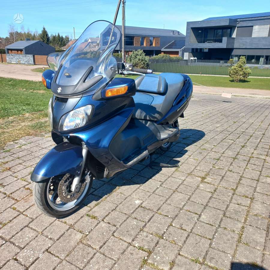 Suzuki Burgman 650cc, scooters / mopeds