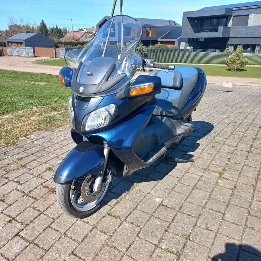 Suzuki Burgman 650cc, мотороллеры / мопеды