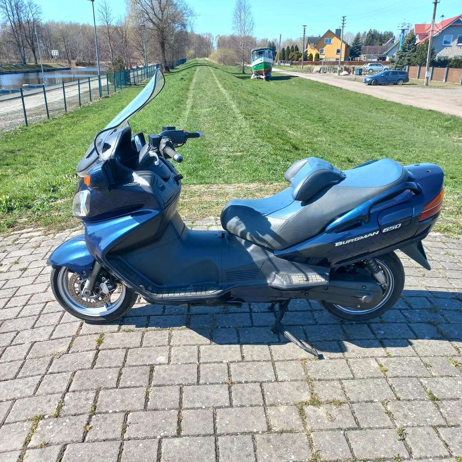 Suzuki Burgman 650cc, мотороллеры / мопеды