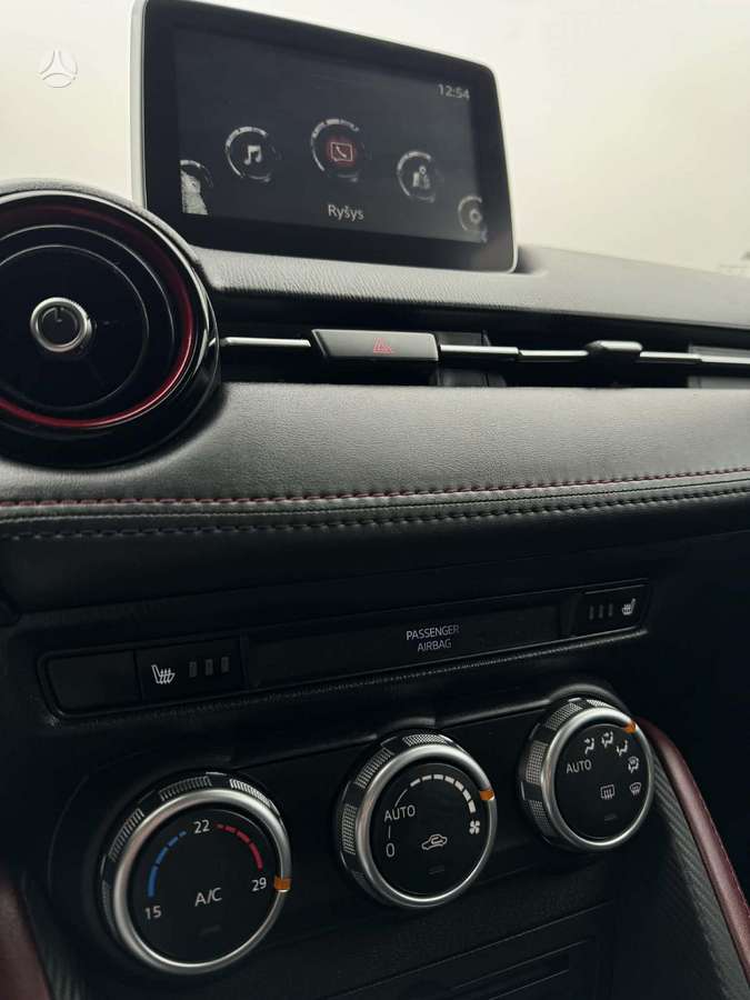 Mazda CX-3, 1.5 l., off-road / crossover