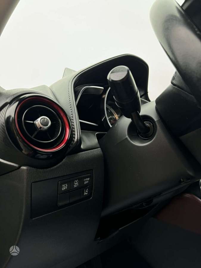 Mazda CX-3, 1.5 l., off-road / crossover