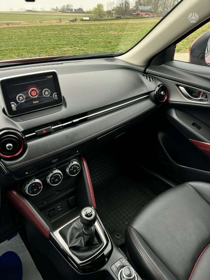 Mazda CX-3, 1.5 l., off-road / crossover